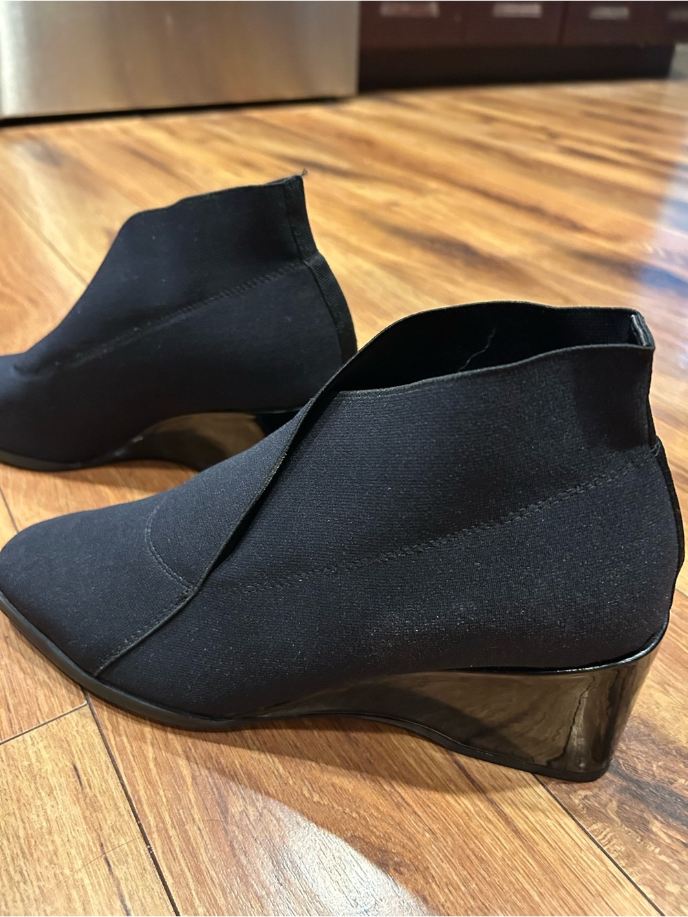 AEROSOLES Anini Wedge Black Slip-On Ankle Booties